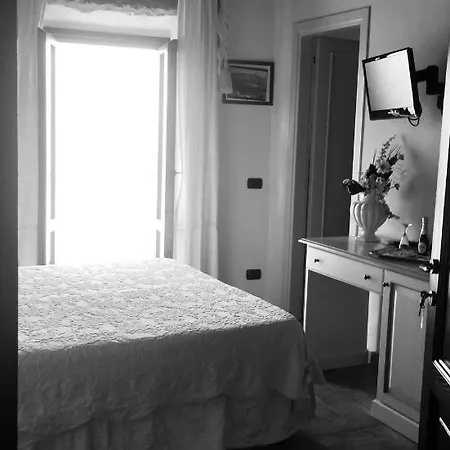 Bed & Breakfast Relais Il Monaco 2*